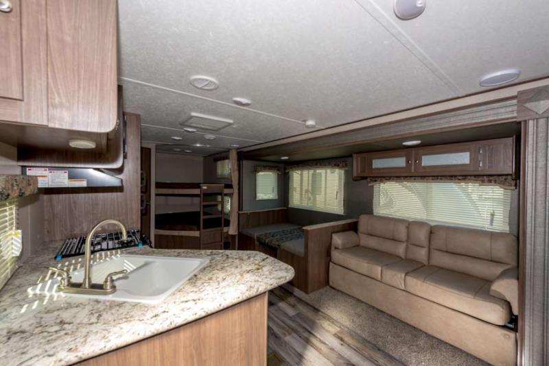 Rundle Mountain Rv Park Hotel Канмор Екстериор снимка